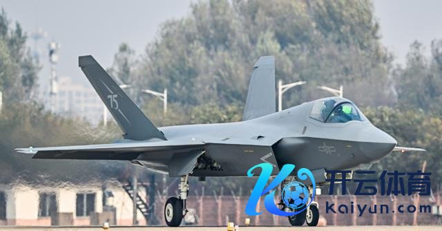 自如军新战机亮相 台军最怕哪种 海马斯方枘圆凿